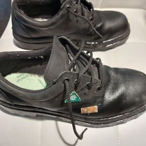 Steel toe shank oil resistabt etc workshoe  mens 7 ladies 9  black